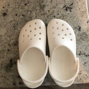 crocs